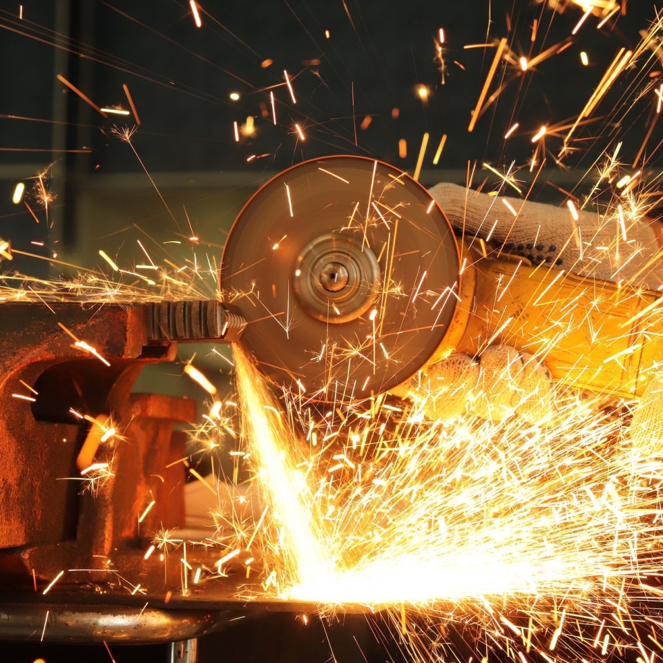 5 Major Differences between Laser Cutting and Traditional Cutting